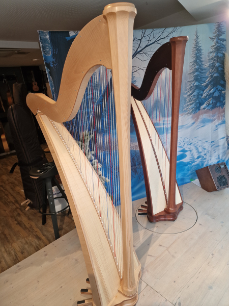 Petutschnigg Volksharfe mit Ahornkorpus